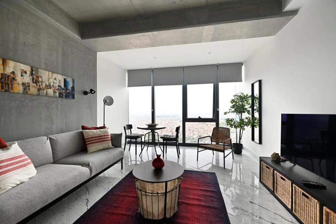 Gorgeous Bright Studio W Parking Poolviews! #236 Istanbul